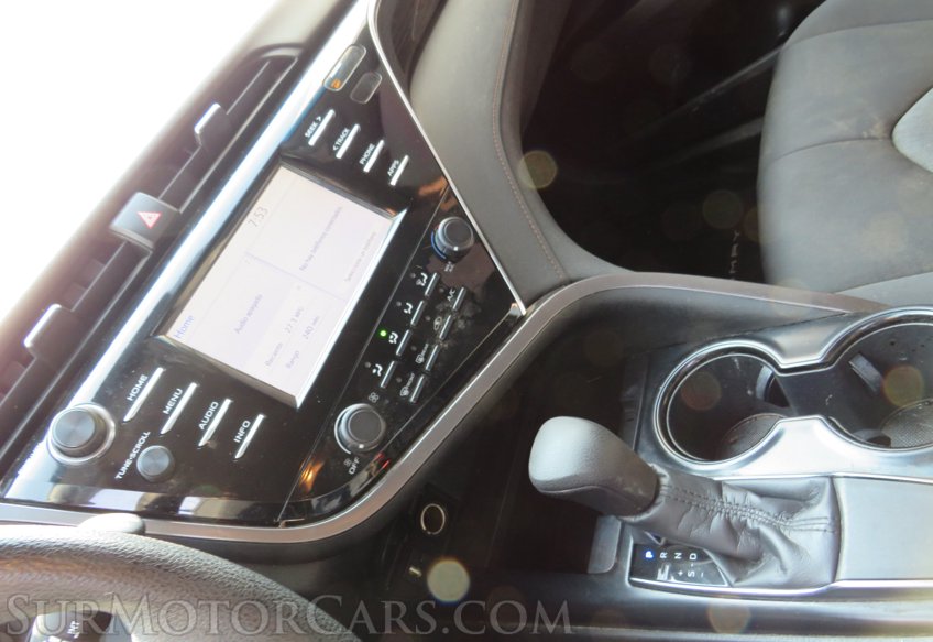 2018 Toyota Camry - Image 25