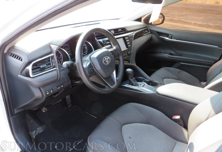 2018 Toyota Camry - Image 17