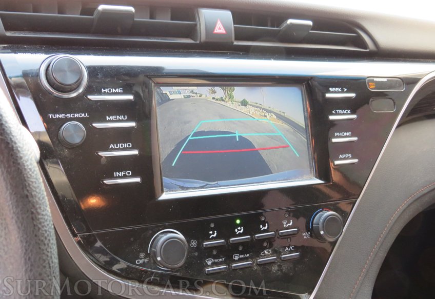 2018 Toyota Camry - Image 32