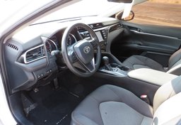 2018 Toyota Camry - Image 17