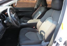 2018 Toyota Camry - Image 20