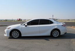 2018 Toyota Camry - Image 10