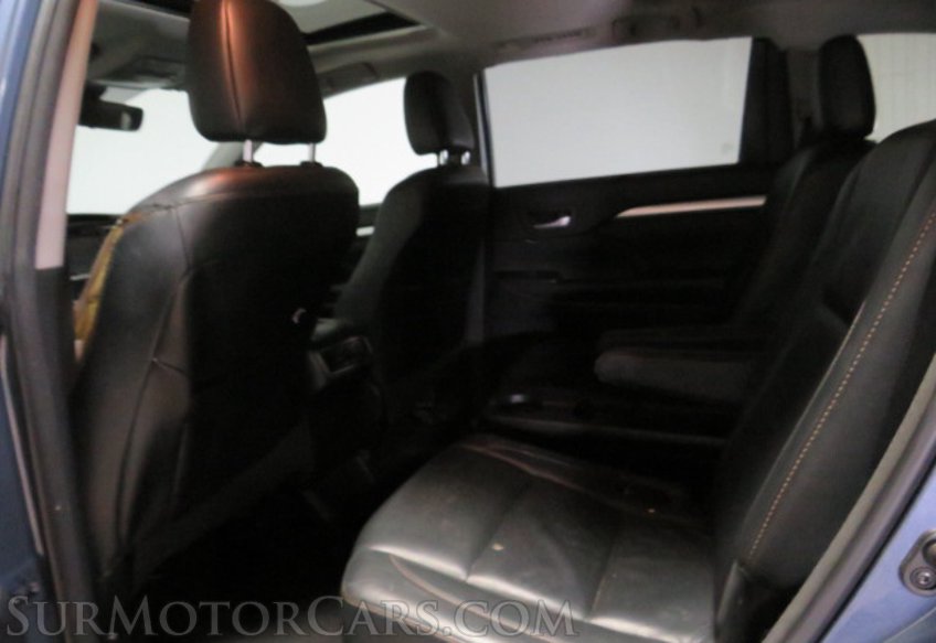 2018 Toyota Highlander - Image 31