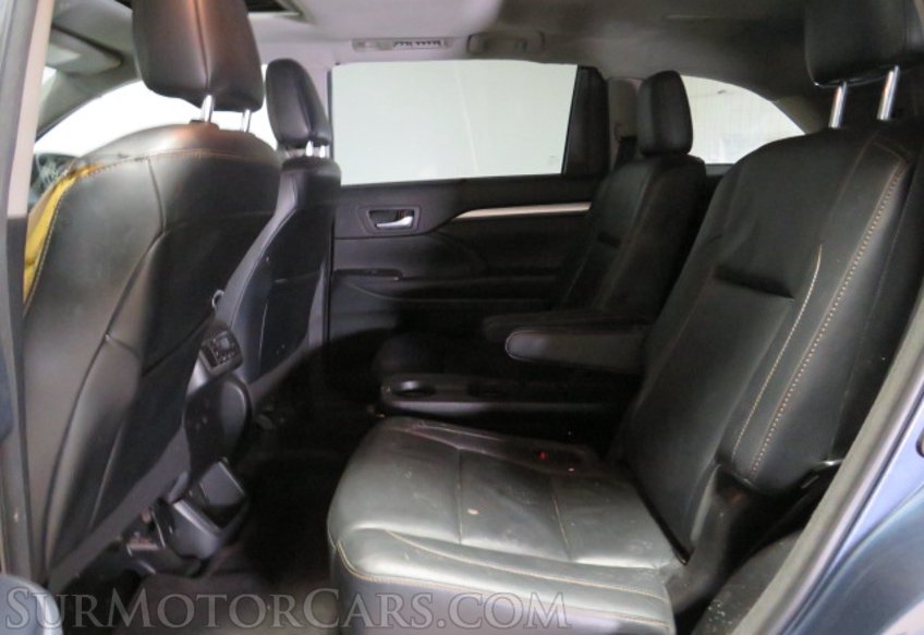 2018 Toyota Highlander - Image 29