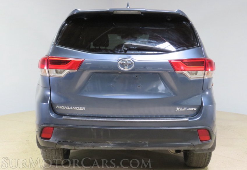 2018 Toyota Highlander - Image 10