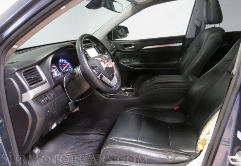 2018 Toyota Highlander - Image 27