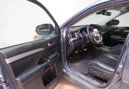 2018 Toyota Highlander - Image 21