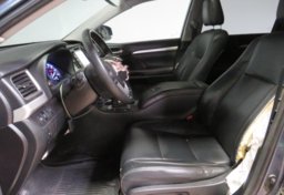 2018 Toyota Highlander - Image 25