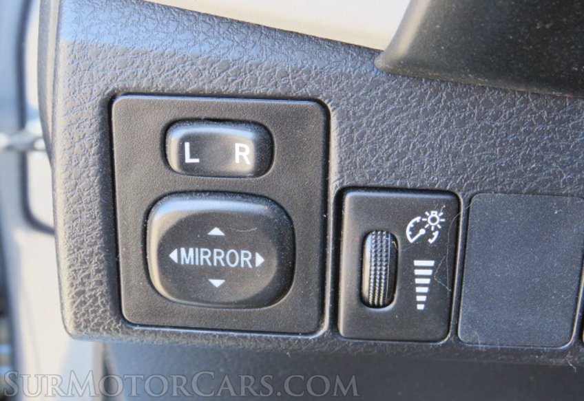 2017 Toyota Corolla - Image 32