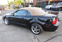 2003 Ford Mustang - Image 12