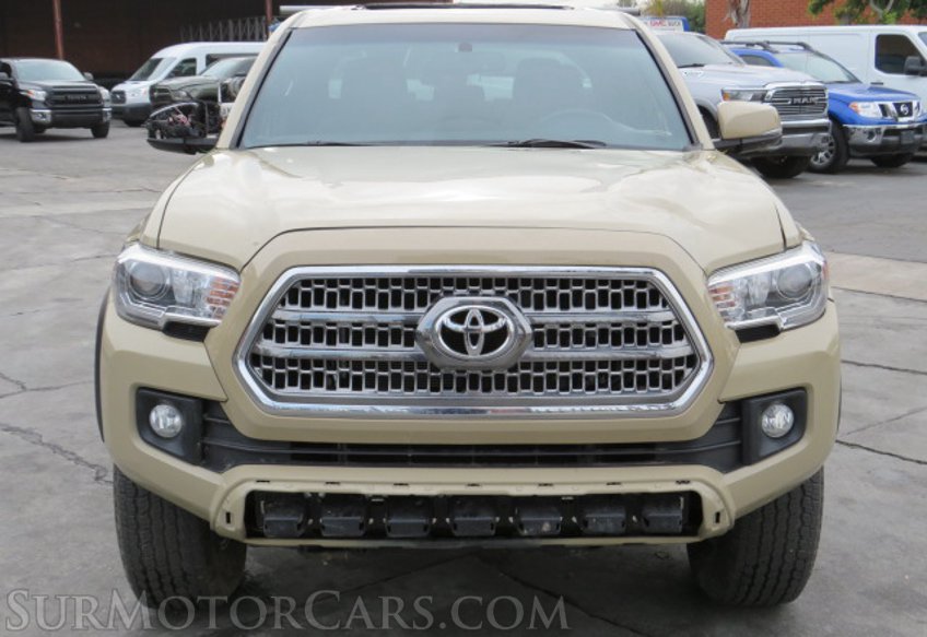 2017 Toyota Tacoma - Image 12