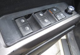 2017 Toyota Tacoma - Image 28