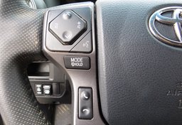 2017 Toyota Tacoma - Image 18