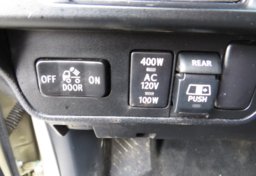 2017 Toyota Tacoma - Image 27