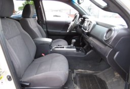 2017 Toyota Tacoma - Image 35