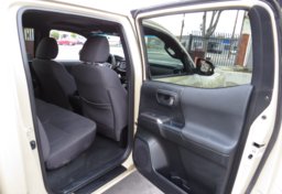 2017 Toyota Tacoma - Image 34