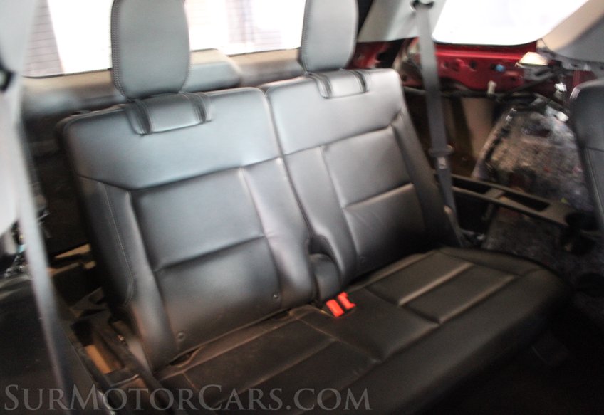 2020 Ford Explorer XLT 4WD - Image 29