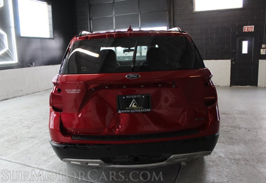 2020 Ford Explorer XLT 4WD - Image 12