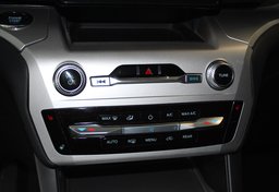 2020 Ford Explorer XLT 4WD - Image 37