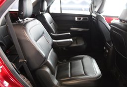 2020 Ford Explorer XLT 4WD - Image 30