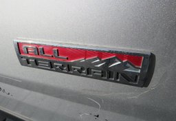 2018 GMC Canyon - Image 18