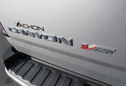 2018 GMC Canyon - Image 17