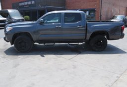 2020 Toyota Tacoma 4WD - Image 5