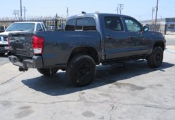 2020 Toyota Tacoma 4WD - Image 10