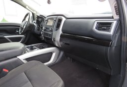 2017 Nissan Titan XD - Image 28