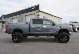 2017 Nissan Titan XD - Image 9