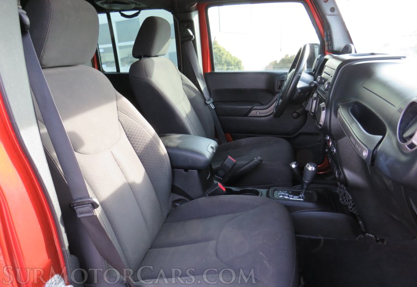 2014 Jeep Wrangler Unlimited - Image 29