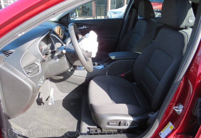2021 Chevrolet Malibu - Image 25