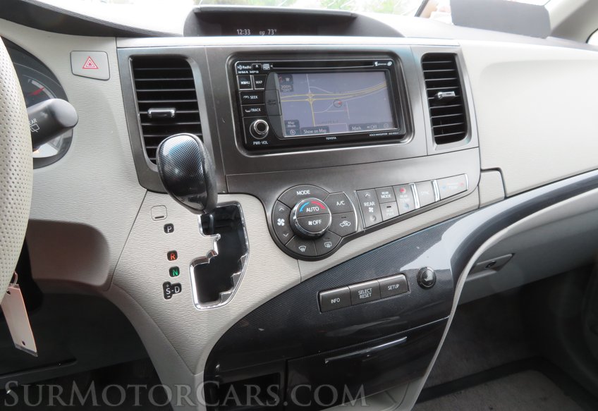 2014 Toyota Sienna - Image 43