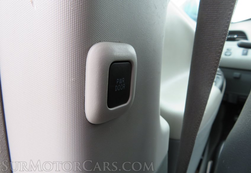 2014 Toyota Sienna - Image 47