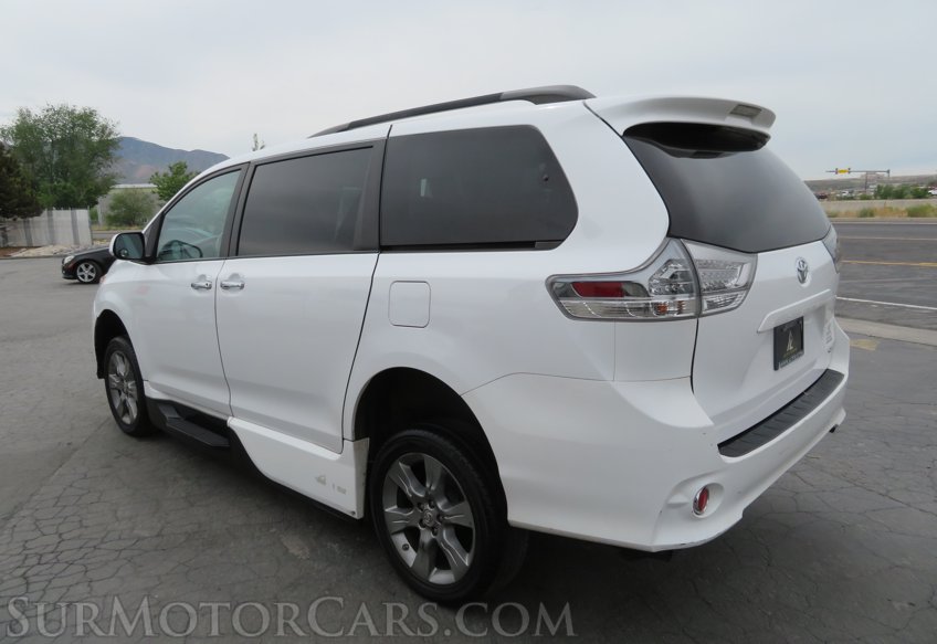 2014 Toyota Sienna - Image 8