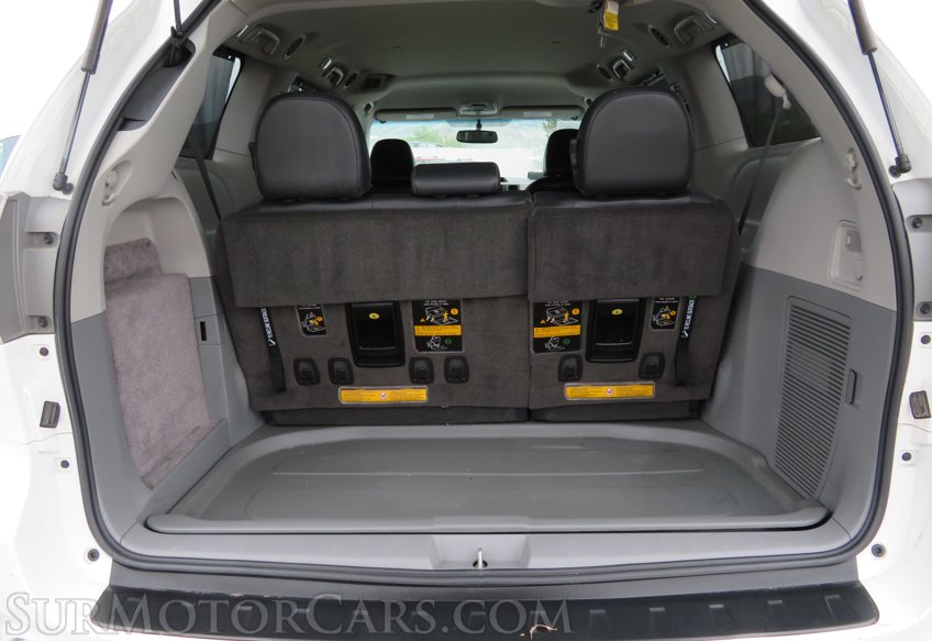 2014 Toyota Sienna - Image 34