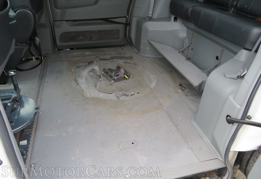 2014 Toyota Sienna - Image 27