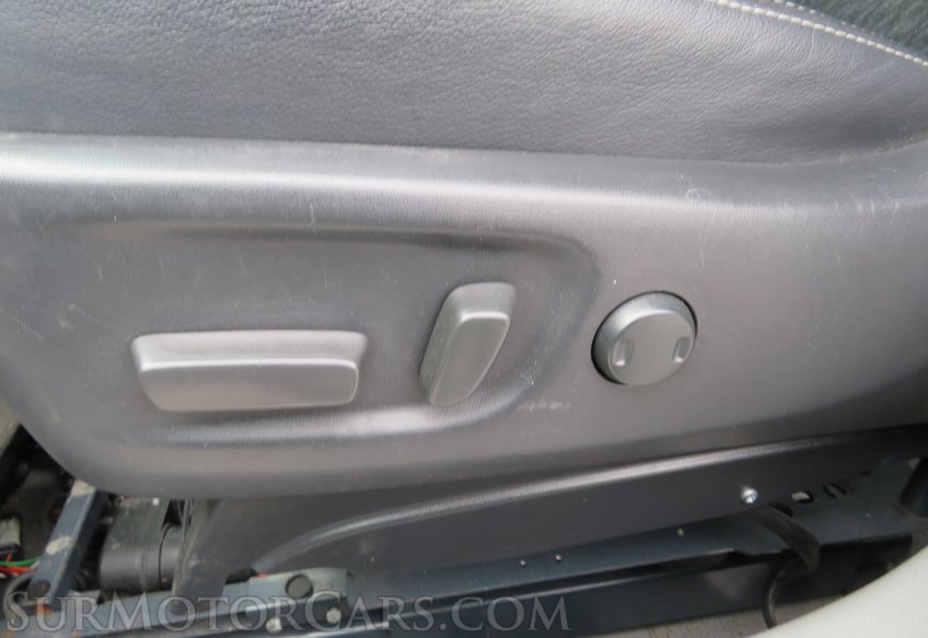 2014 Toyota Sienna - Image 55