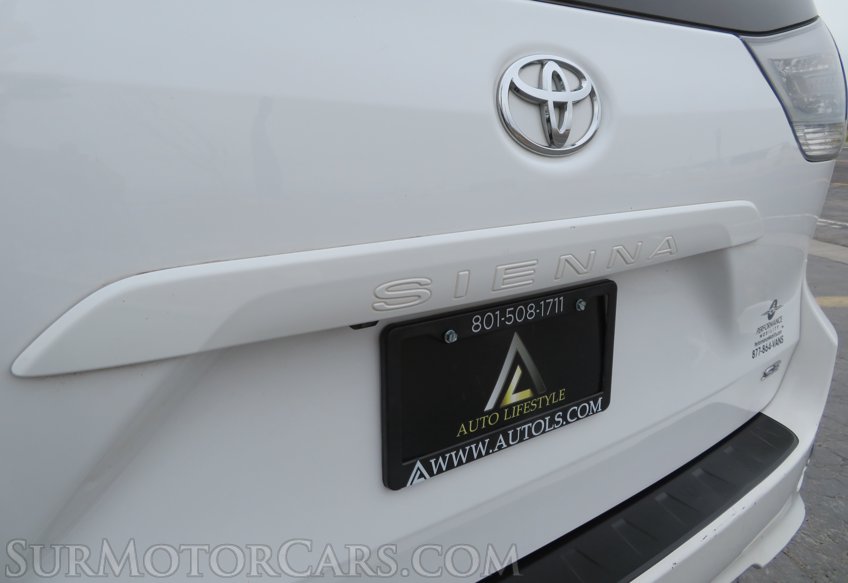 2014 Toyota Sienna - Image 19