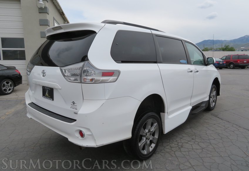 2014 Toyota Sienna - Image 7