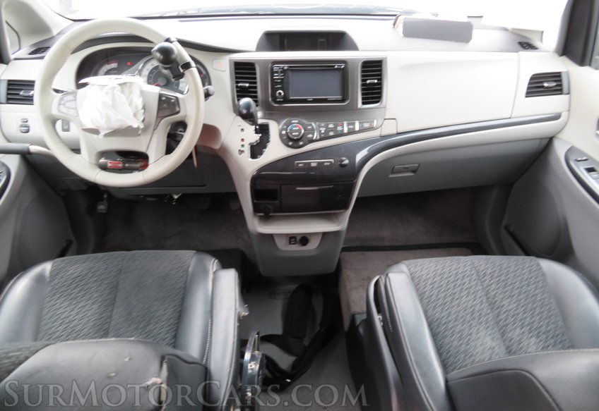 2014 Toyota Sienna - Image 20