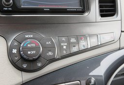 2014 Toyota Sienna - Image 40
