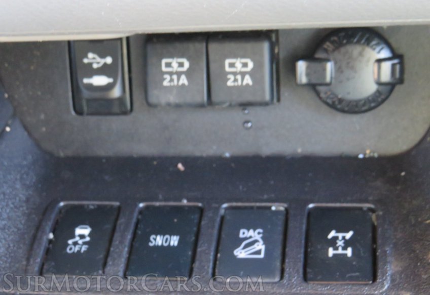 2019 Toyota Highlander - Image 32