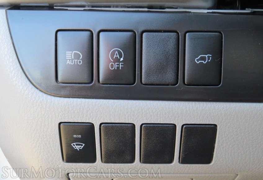 2019 Toyota Highlander - Image 31