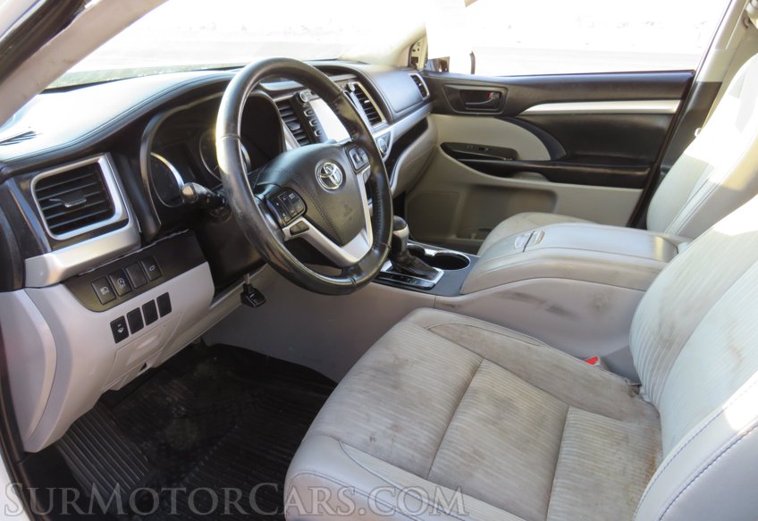 2019 Toyota Highlander - Image 15