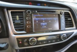 2019 Toyota Highlander - Image 25