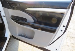 2019 Toyota Highlander - Image 36