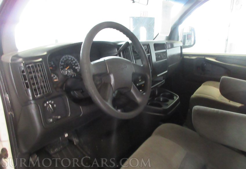 2003 Chevrolet Express Cargo Van 4X4 - Image 31