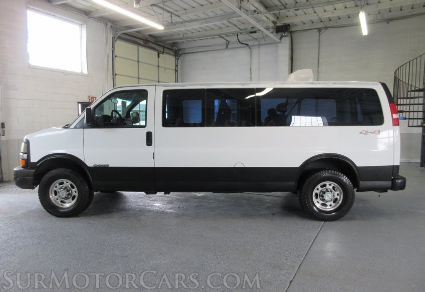 2003 Chevrolet Express Cargo Van 4X4 - Image 10