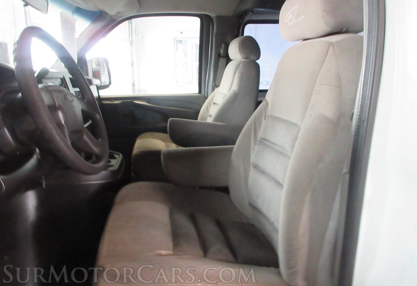 2003 Chevrolet Express Cargo Van 4X4 - Image 33